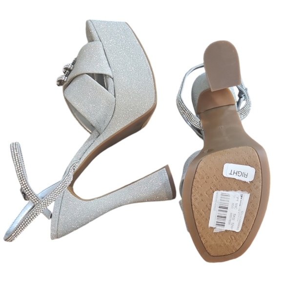 Gianni Bini Silver Platform Sandals Heels NWT sz 9.5 - Picture 7 of 9